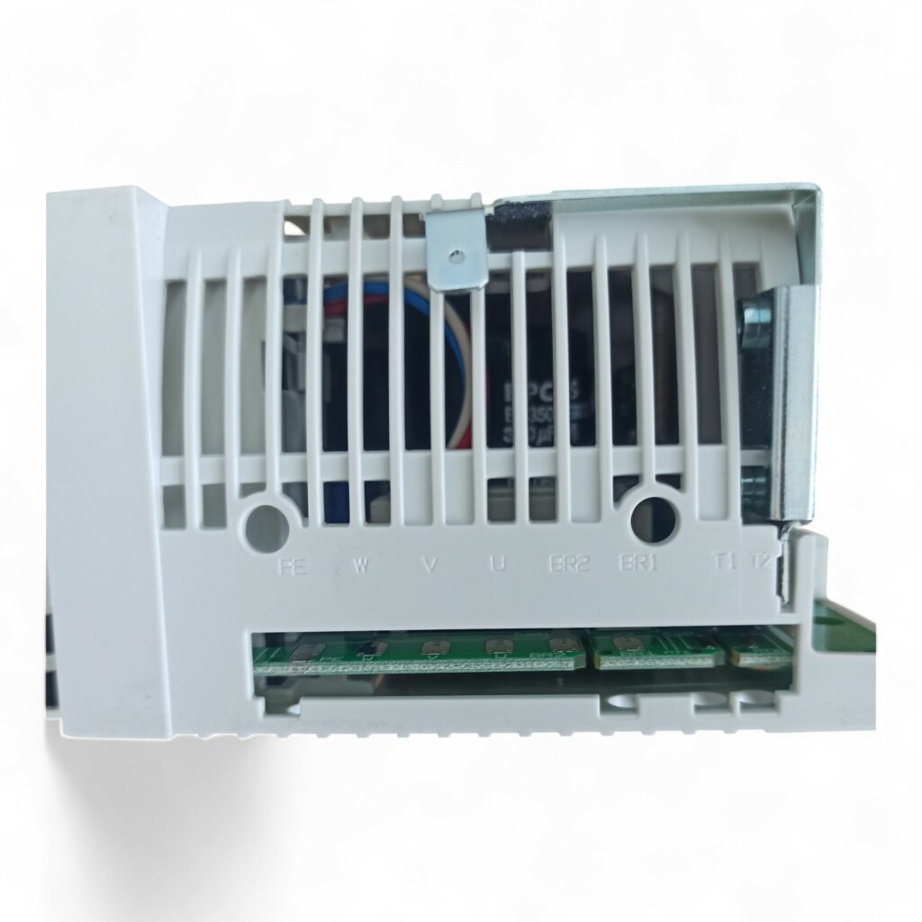 Фото об'єкта lenze-e82dv222k4c-2.2kvt_vector-1024x1024
