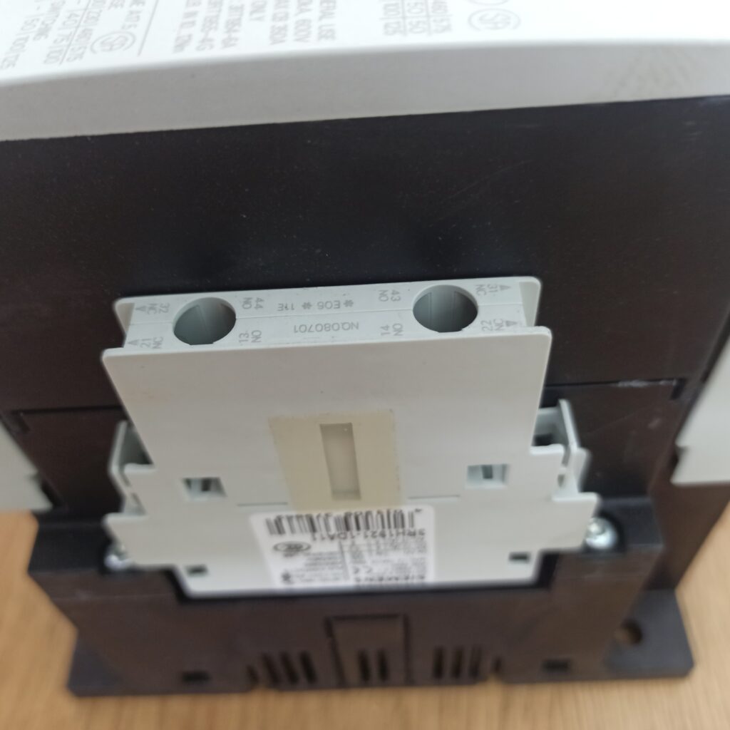 Фото об'єкта siemens-3rt1054-1ap36-115a-1-1024x1024