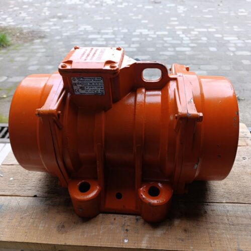 Майданчиковий вібратор 2,05 кВт 3000 об/хв ИВ-20-50 (ИВ-107) б/у